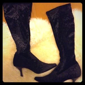 💥Donald J. Pliner Velvet Boots sz6.5/7 NWOT🙆🏻