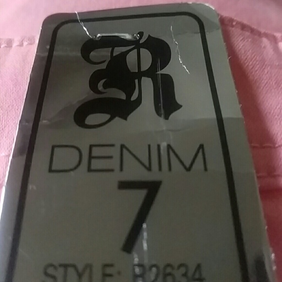 🌸💐Spring pink shorts🌸💐 - Picture 3 of 3