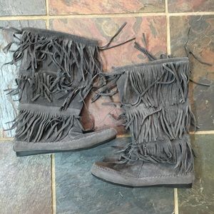 Fringe tiered Moccasin boots
