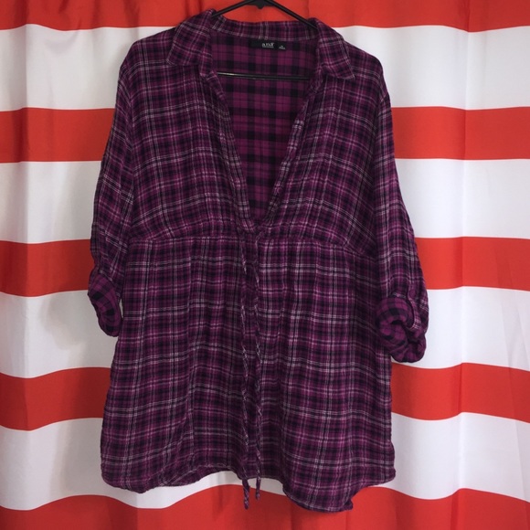 💰 Slightly worn plaid shirt