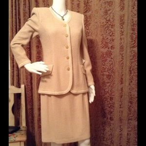 St John Skirt Suit 4/6