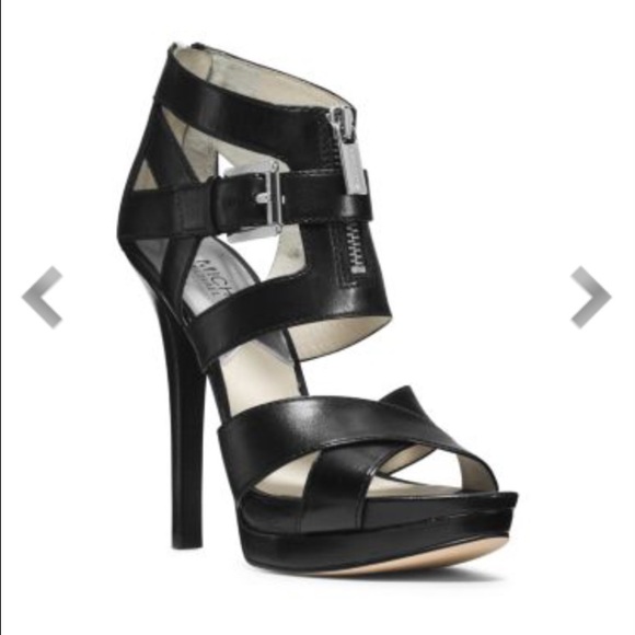 ⚡️⚡️24 hr sale⚡️⚡️Michael Kors Pump sz8 NWT