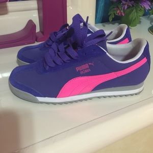 Puma Roma's women's size 7.5