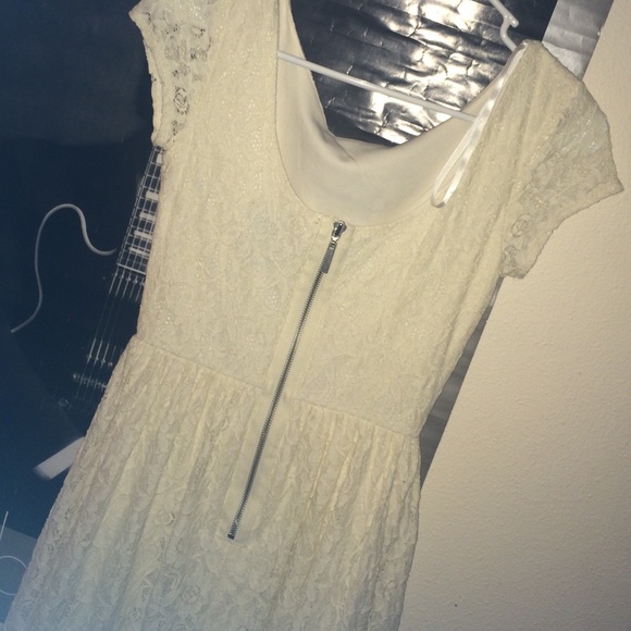 Dress - Picture 3 of 3