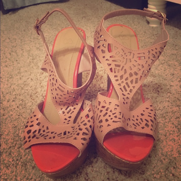 Elegant Footwear pink wedge