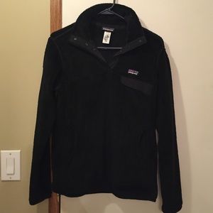 Black quarter button Patagonia pull over