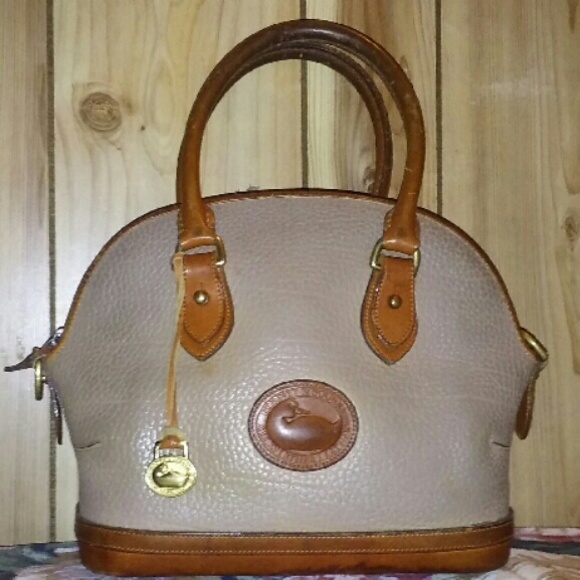 Taupe Norwalk in good condition