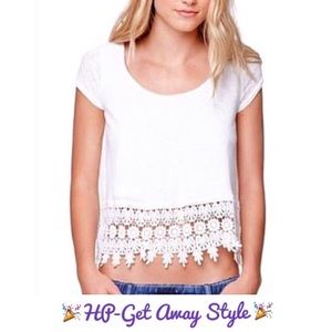 Rewind crochet bottom tee, NWOT