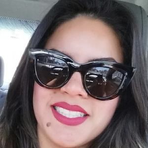 Meet your Posher, Damaris