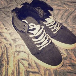 ✨Vans high tops basically nwot✨