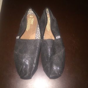 Black glitter toms