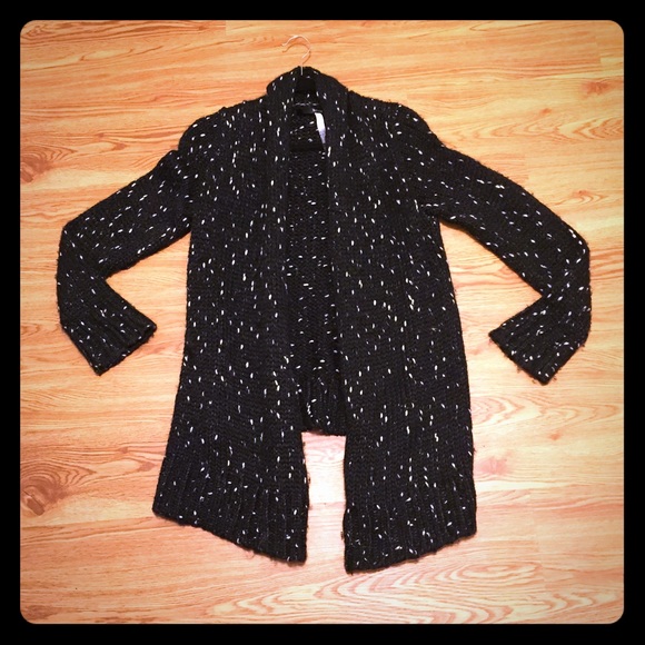 Kensie cardigan.