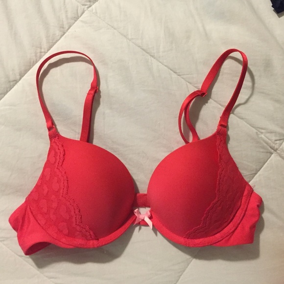 BRAND NEW VS VALENTINES DAY BRA - Picture 2 of 4