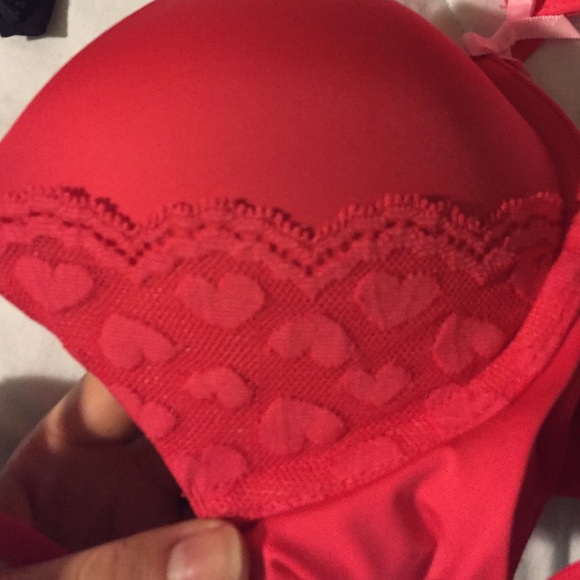BRAND NEW VS VALENTINES DAY BRA - Picture 4 of 4