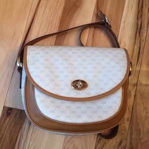 SOLD Fabulous GG vintage charmer!! 😍😍
