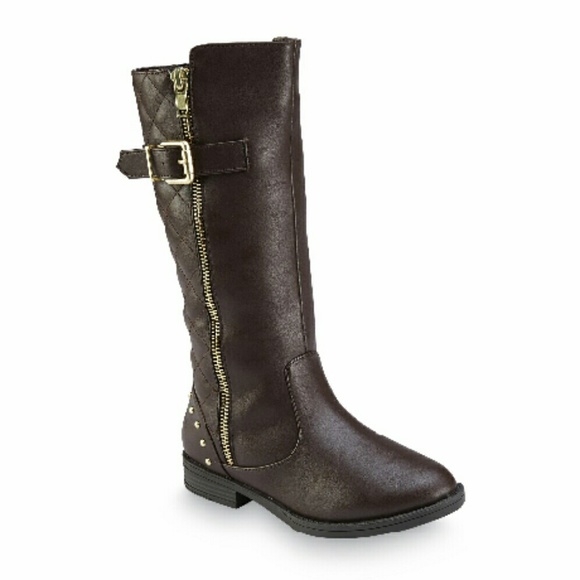 Brown boots
