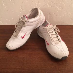 Nike casual tennis shoes