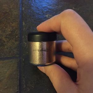 🤘🏻MAC gold glitter🤘🏻