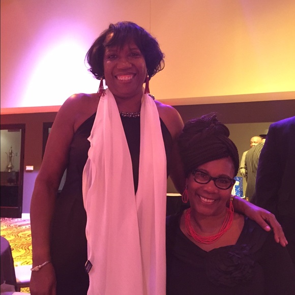 Meet your Posher, Sharon