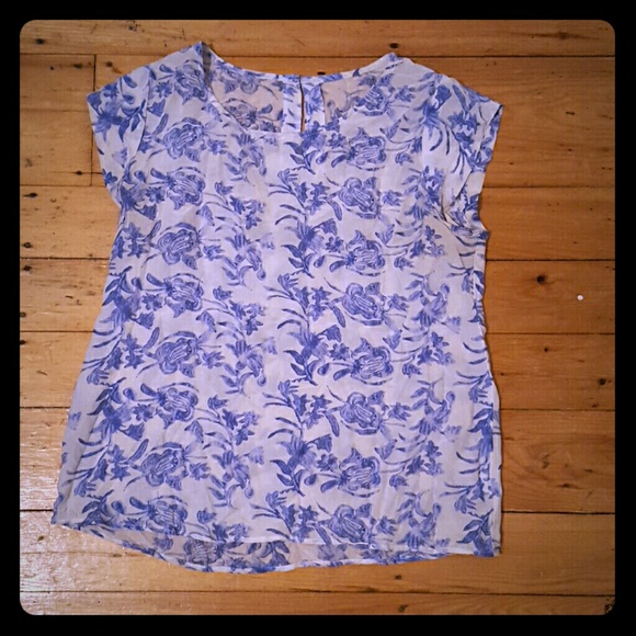 Floral printed short sleeved blouse