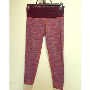 Lululemon athletica red cropped pants