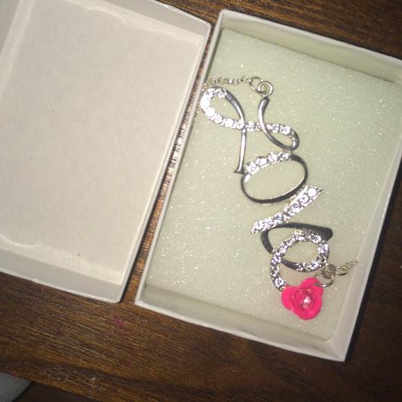 Necklace - Picture 1 of 2