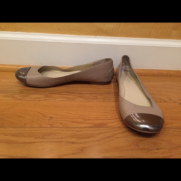 {Nine West} Outburst flat