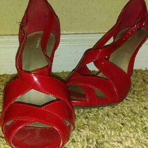 Sexxy red heels few scuff, good conditin