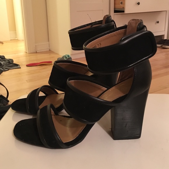 Heels - Picture 2 of 3