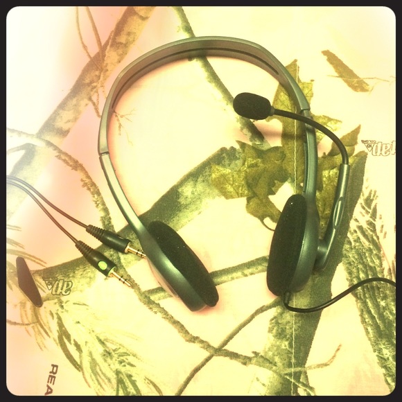Brand new headset! (Two plugs)
