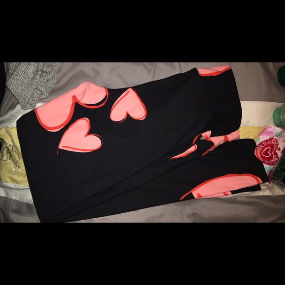 One Size LulaRoe Valentines Day leggings