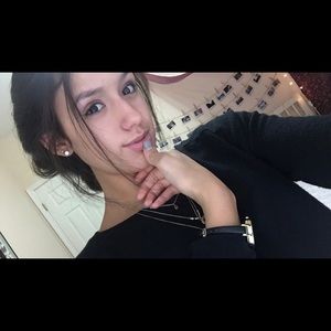 Meet your Posher, Demi