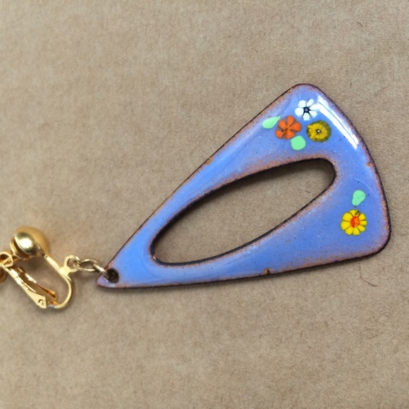 Earring - Picture 2 of 3