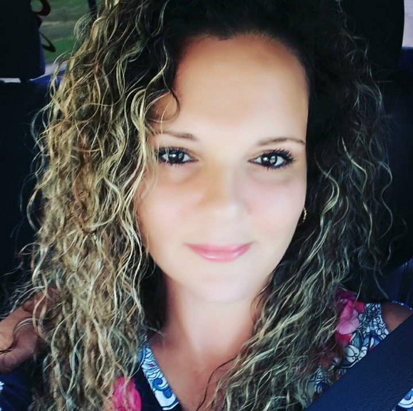 Meet your Posher, Crystal - Picture 2 of 2