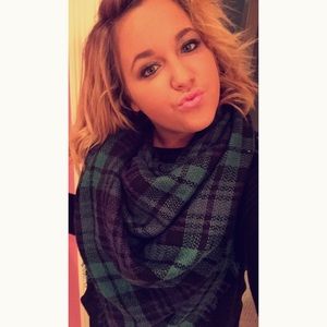 Meet your Posher, Jenna