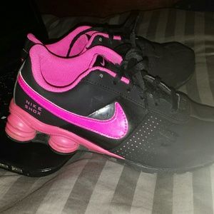 Nike Shox black and pink size 3Y great condition