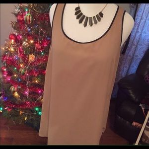 NEW! 🎀Beige open back sleeveless tunic-🎀