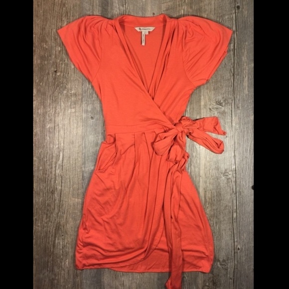 BCBGeneration Dresses & Skirts - BCBGeneration orange pastel wrap pocketed dress