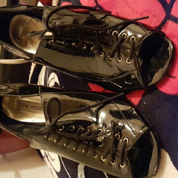 Steve madden Black lace up bootys