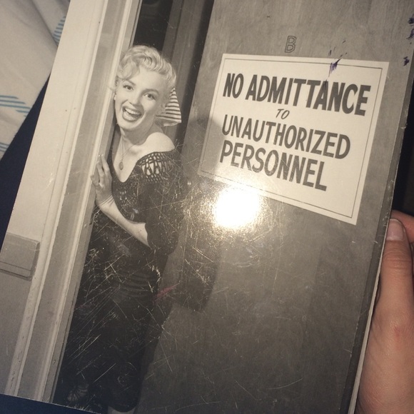 Magazine - Picture 2 of 2