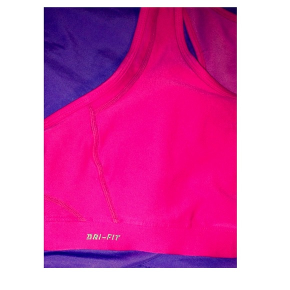 Dri fit Nike sports bra - Picture 3 of 3
