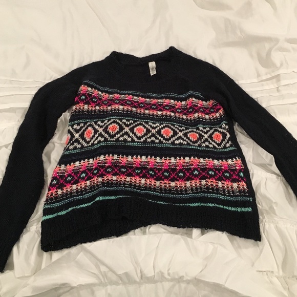 Light, cozy sweater for the holidays
