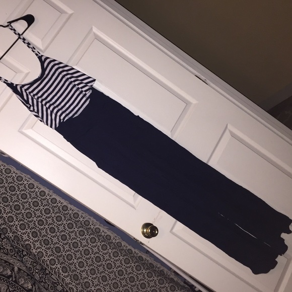 long, flowy pants suit, white and navy blue