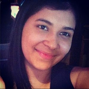 Meet your Posher, Roxana