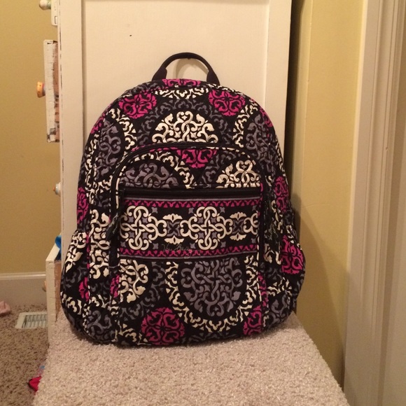 Full size Vera Bradley backpack😌😜