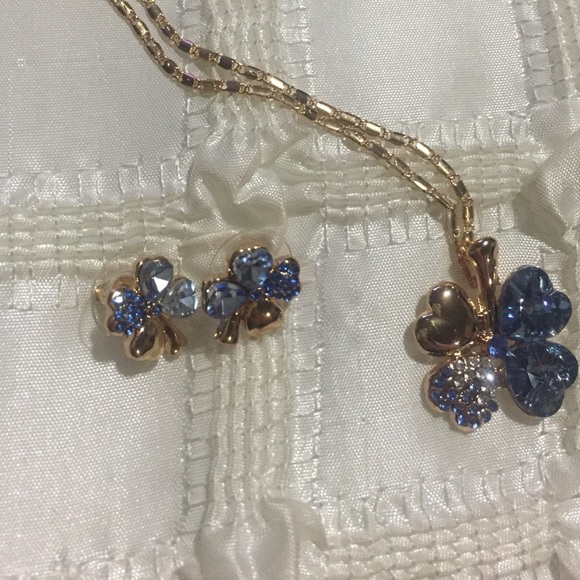 Light Blue 18kgp crystal heart clover necklace set
