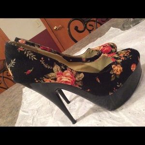 Flower print heels