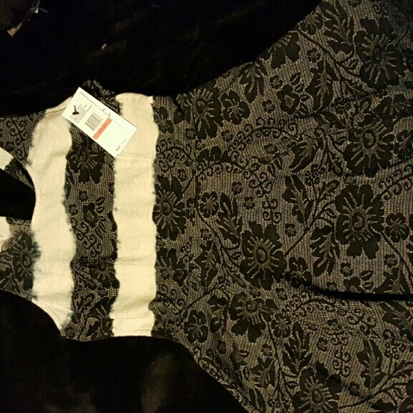 Xs knee length dress NWT