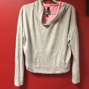 Workout sweat shirt.