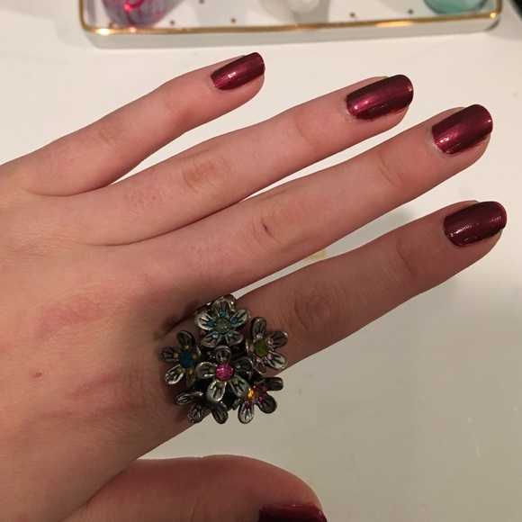 Floral ring - Picture 2 of 3